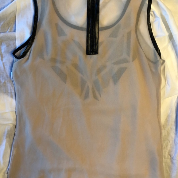 Express flowy tank tan w/ black faux leather trim - Picture 7 of 8